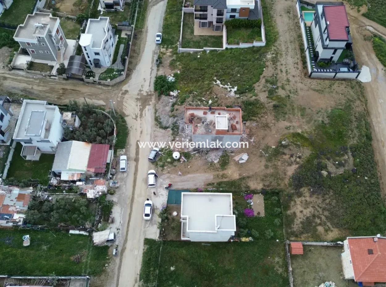 Seferihisar Akarca'da 275 M² Satılık Villa İmarlı Arsa