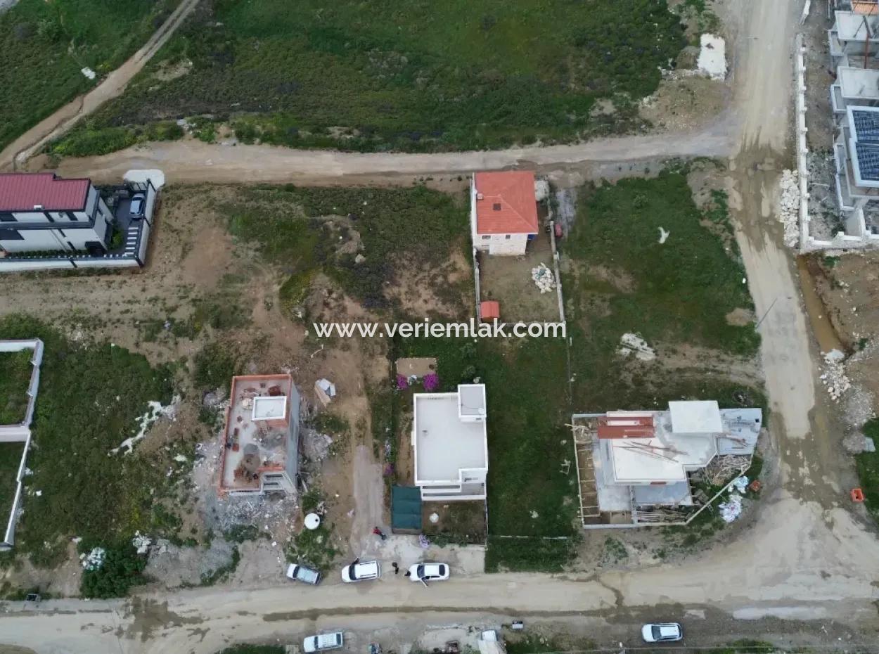 Seferihisar Akarca'da 275 M² Satılık Villa İmarlı Arsa