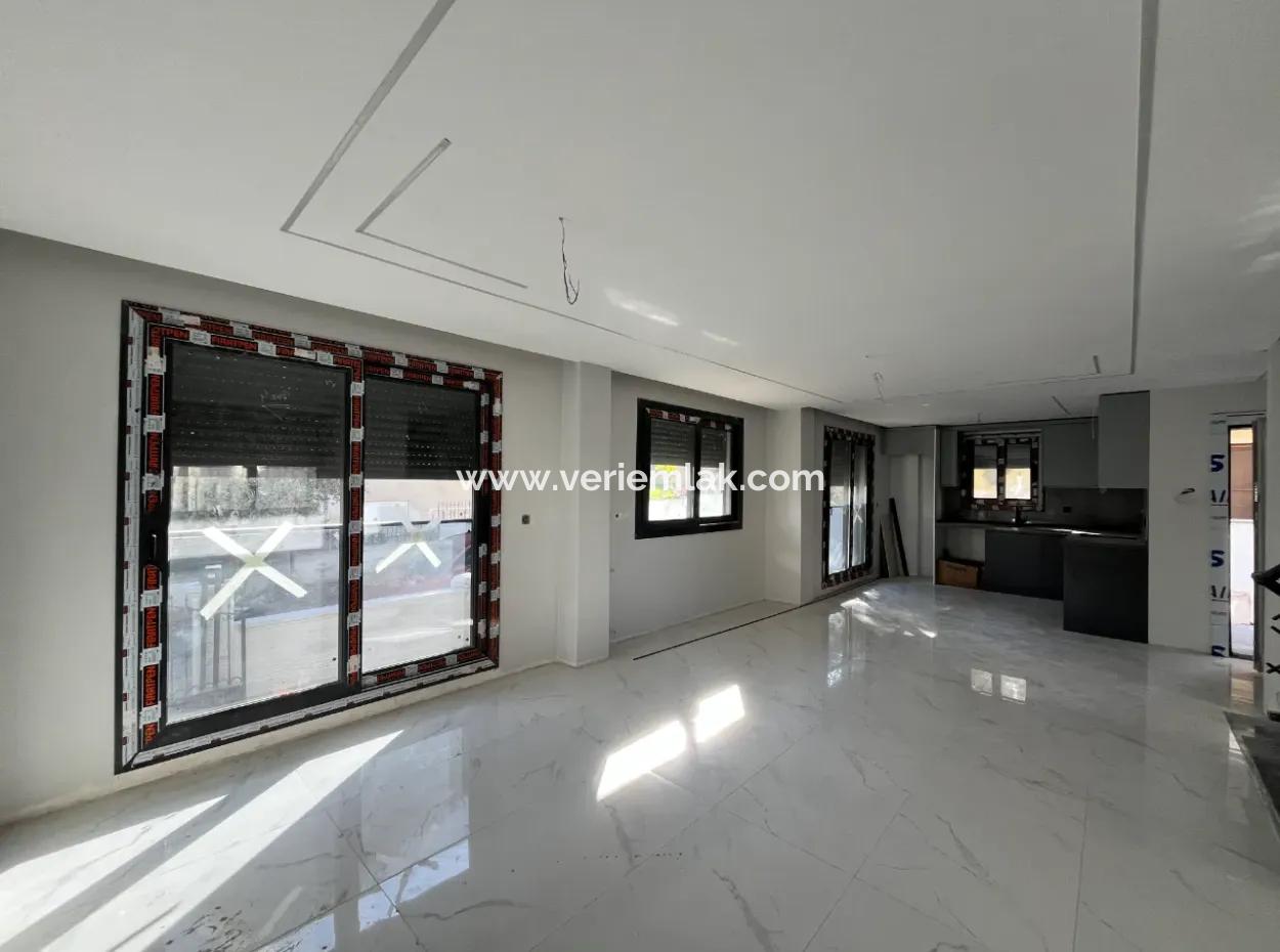 Akarca’da Denize 100 Metre Mesafede Sıfır Villa