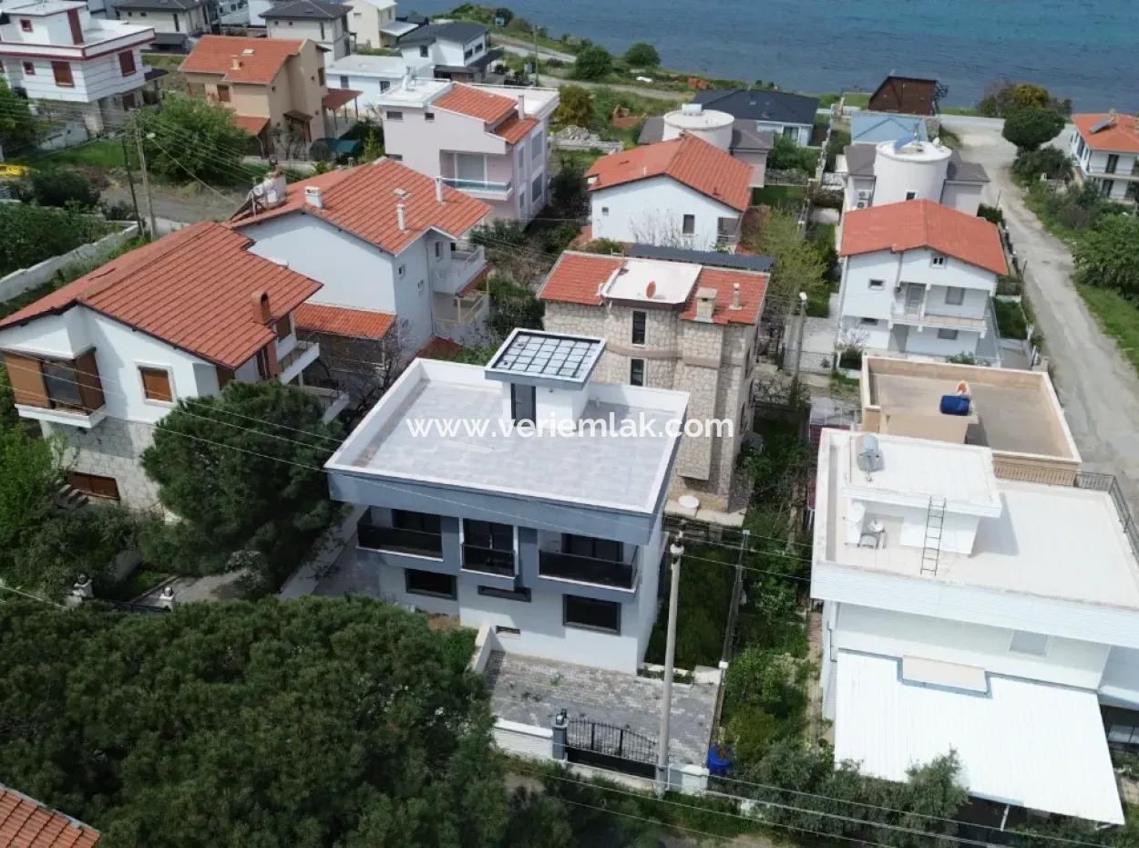 Akarca’da Denize 100 Metre Mesafede Sıfır Villa