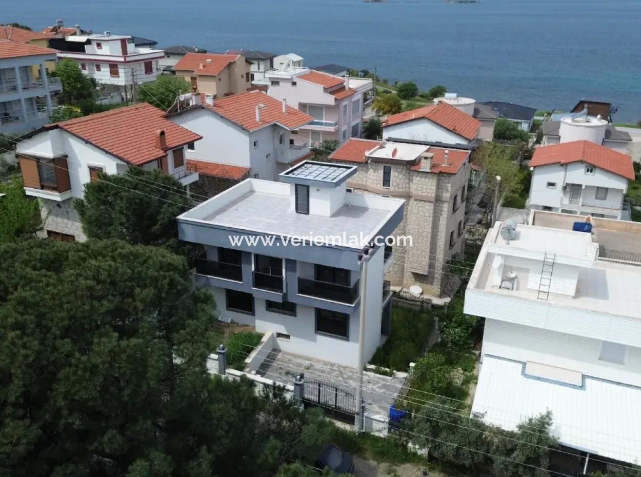 Akarca’da Denize 100 Metre Mesafede Sıfır Villa