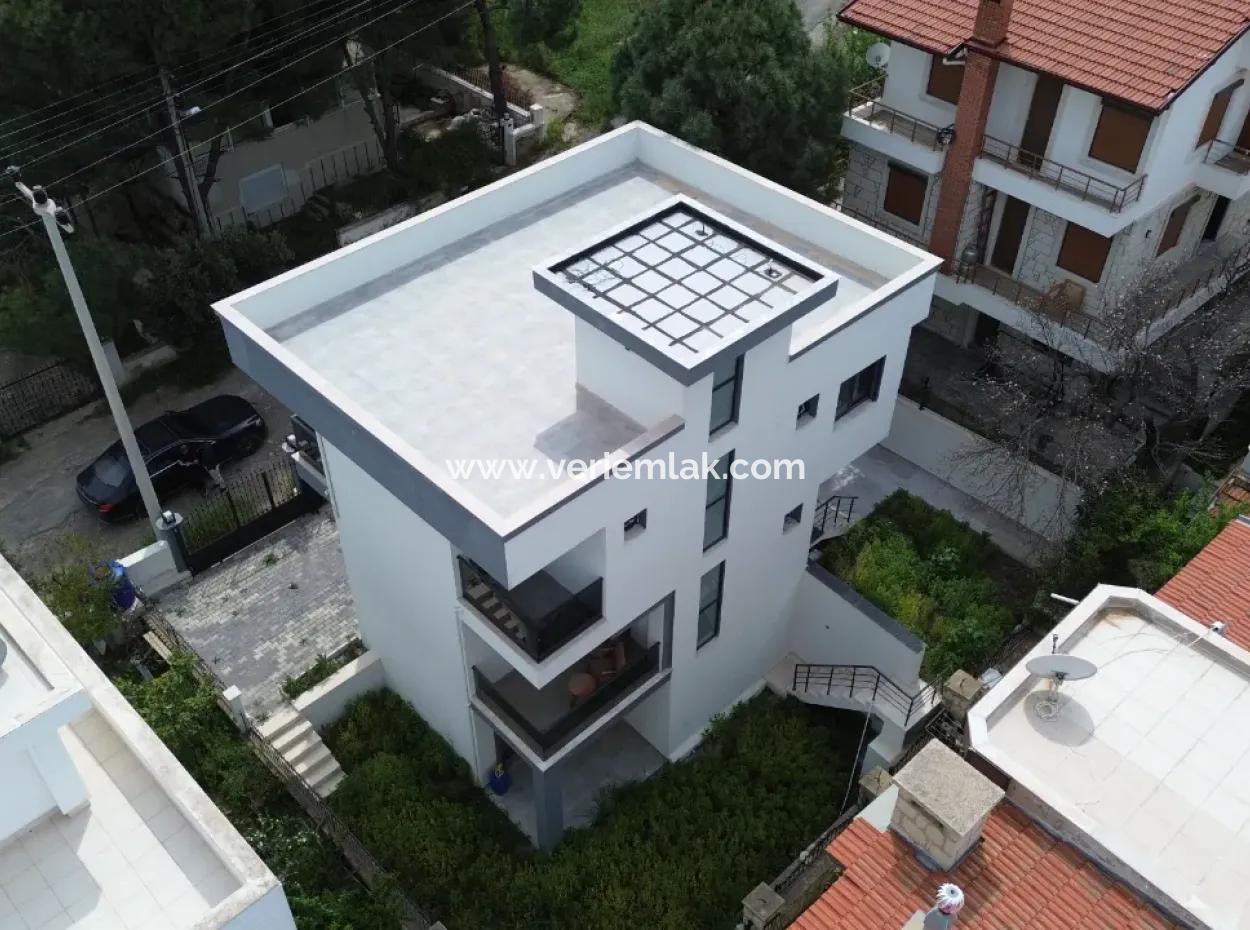 Akarca’da Denize 100 Metre Mesafede Sıfır Villa