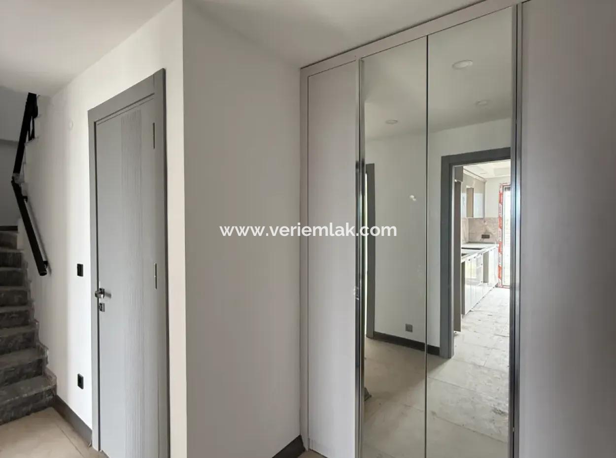 Seferihisar Tepecik’te Modern Mimarili Sıfır Villa