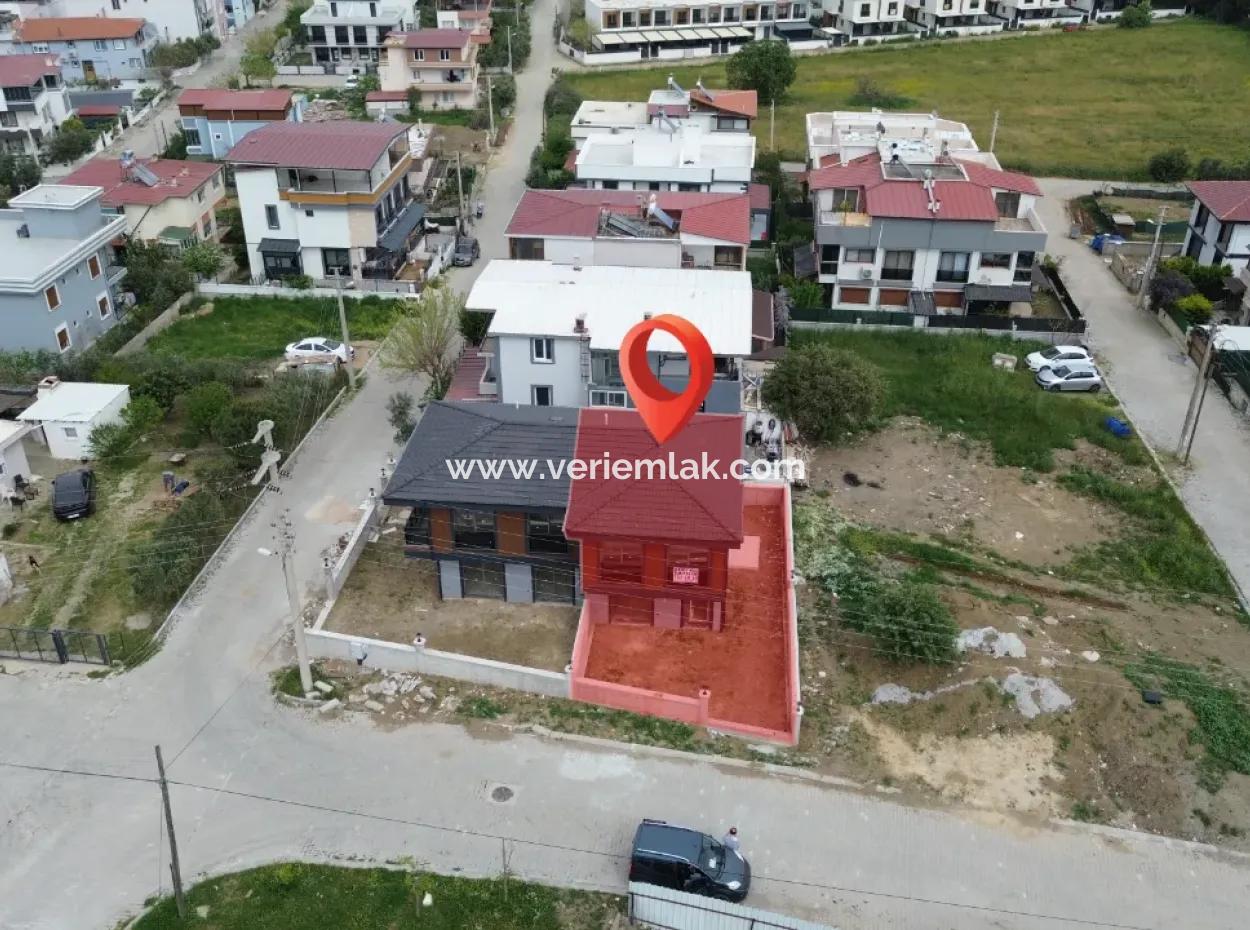 Seferihisar Tepecik’te Modern Mimarili Sıfır Villa