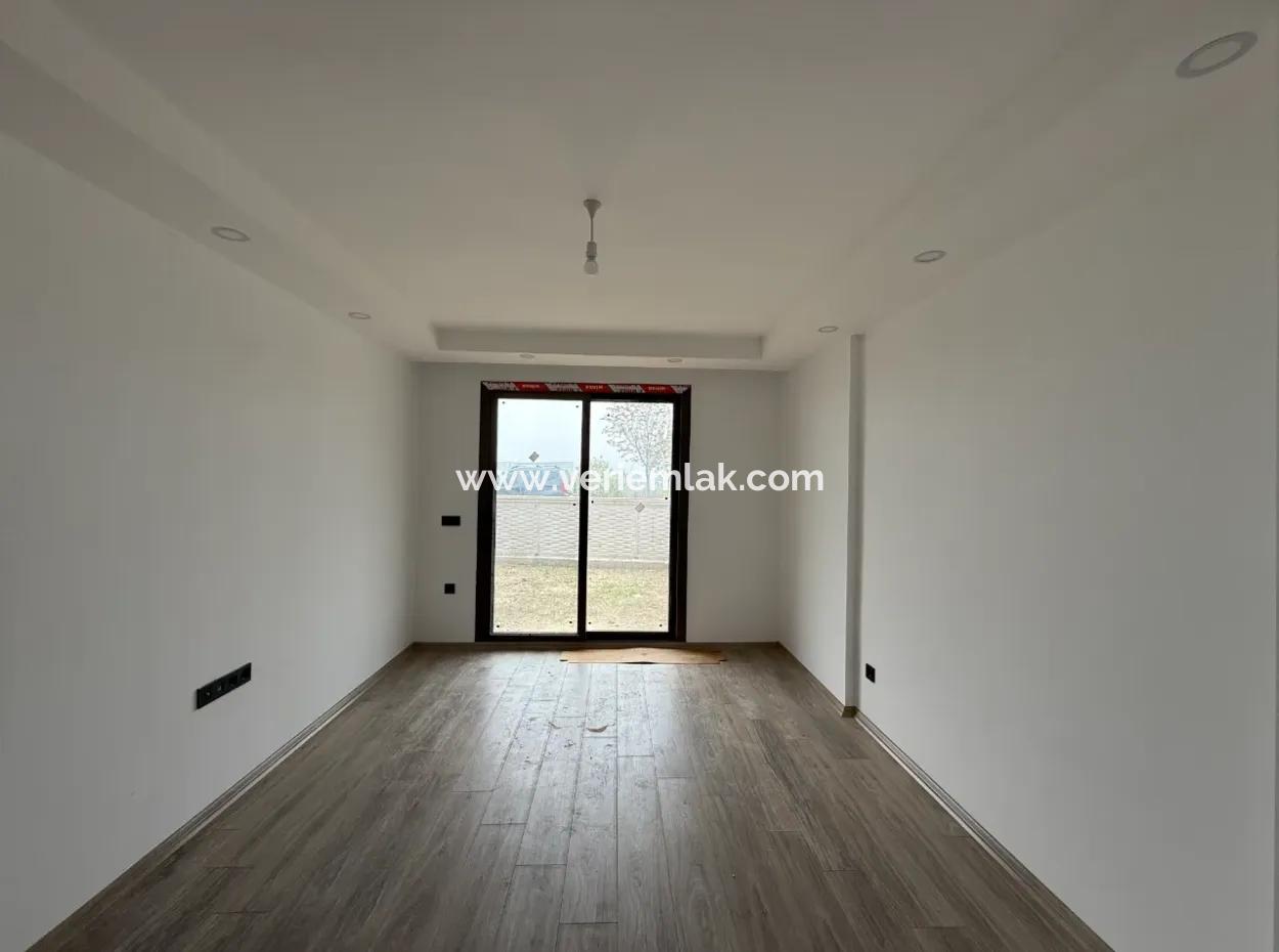 Seferihisar Tepecik’te Modern Mimarili Sıfır Villa