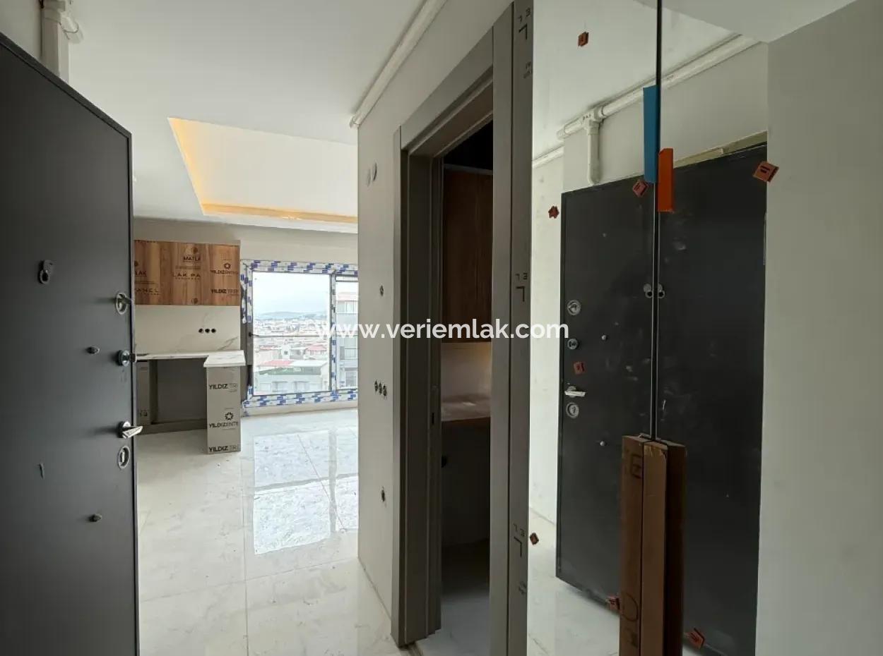 Veri'den Hastane Yakını 1+1 Ada Mutfaklı Lüks Sıfır Daire!