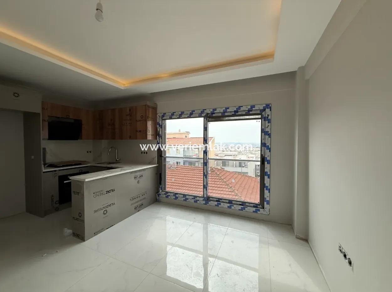 Veri'den Hastane Yakını 1+1 Ada Mutfaklı Lüks Sıfır Daire!