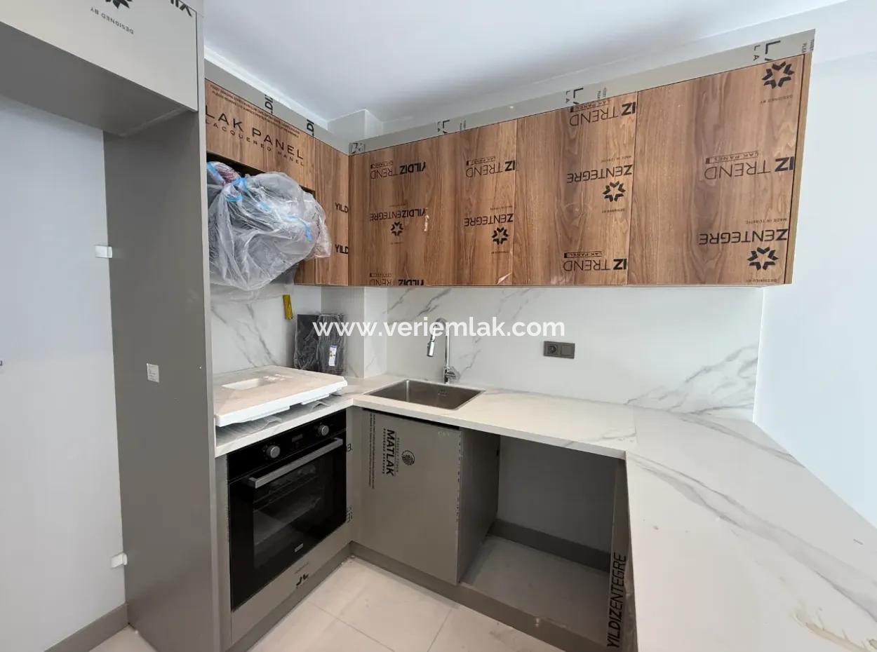 Seferihisar Merkezde Kiralık Sıfır 1+1 Daire