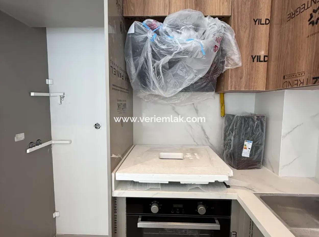 Seferihisar Merkezde Kiralık Sıfır 1+1 Daire