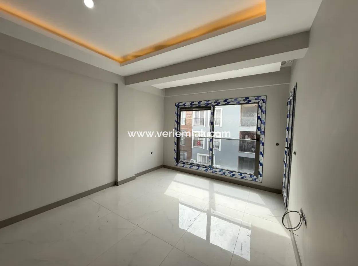 Seferihisar Merkezde Kiralık Sıfır 1+1 Daire