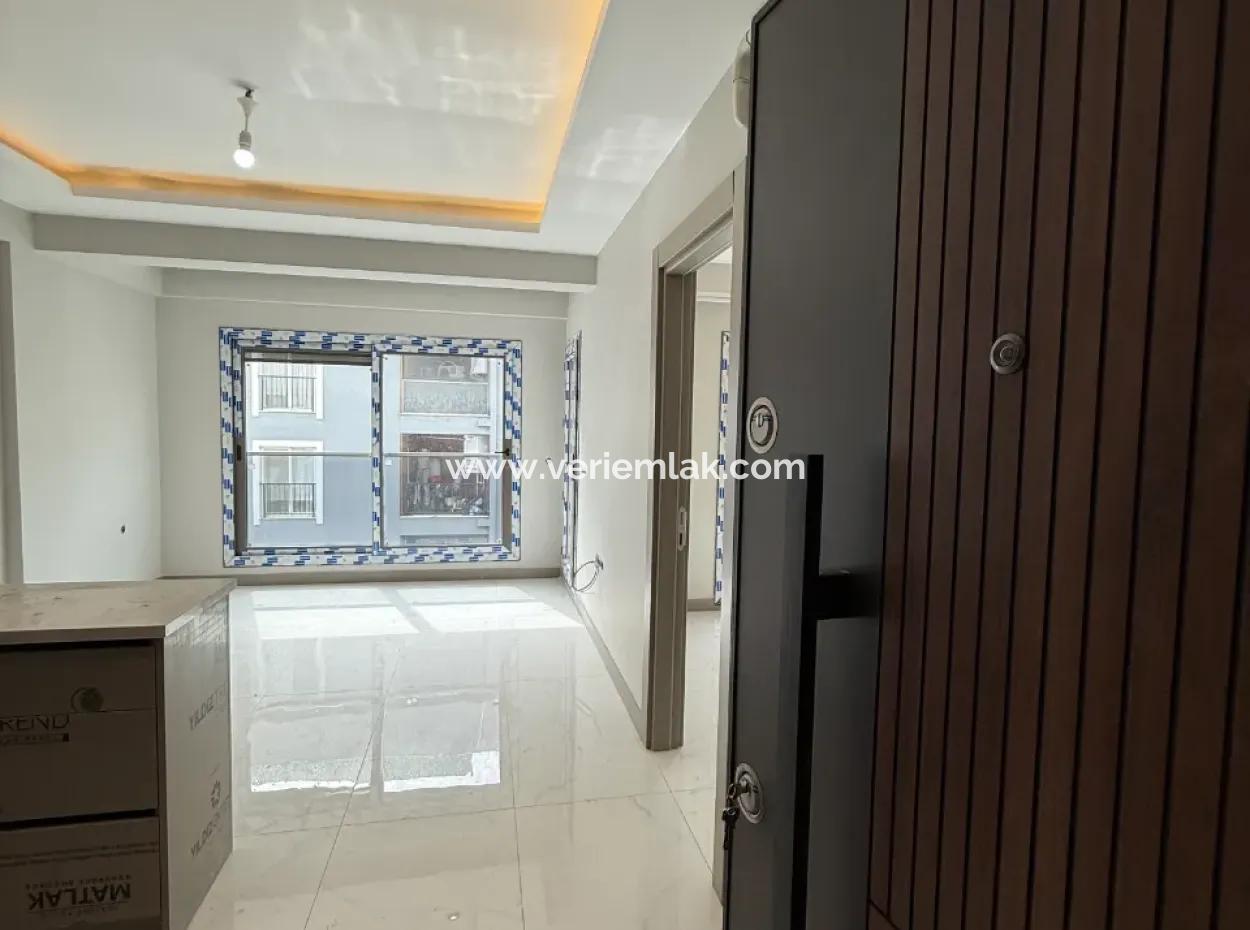 Seferihisar Merkezde Kiralık Sıfır 1+1 Daire