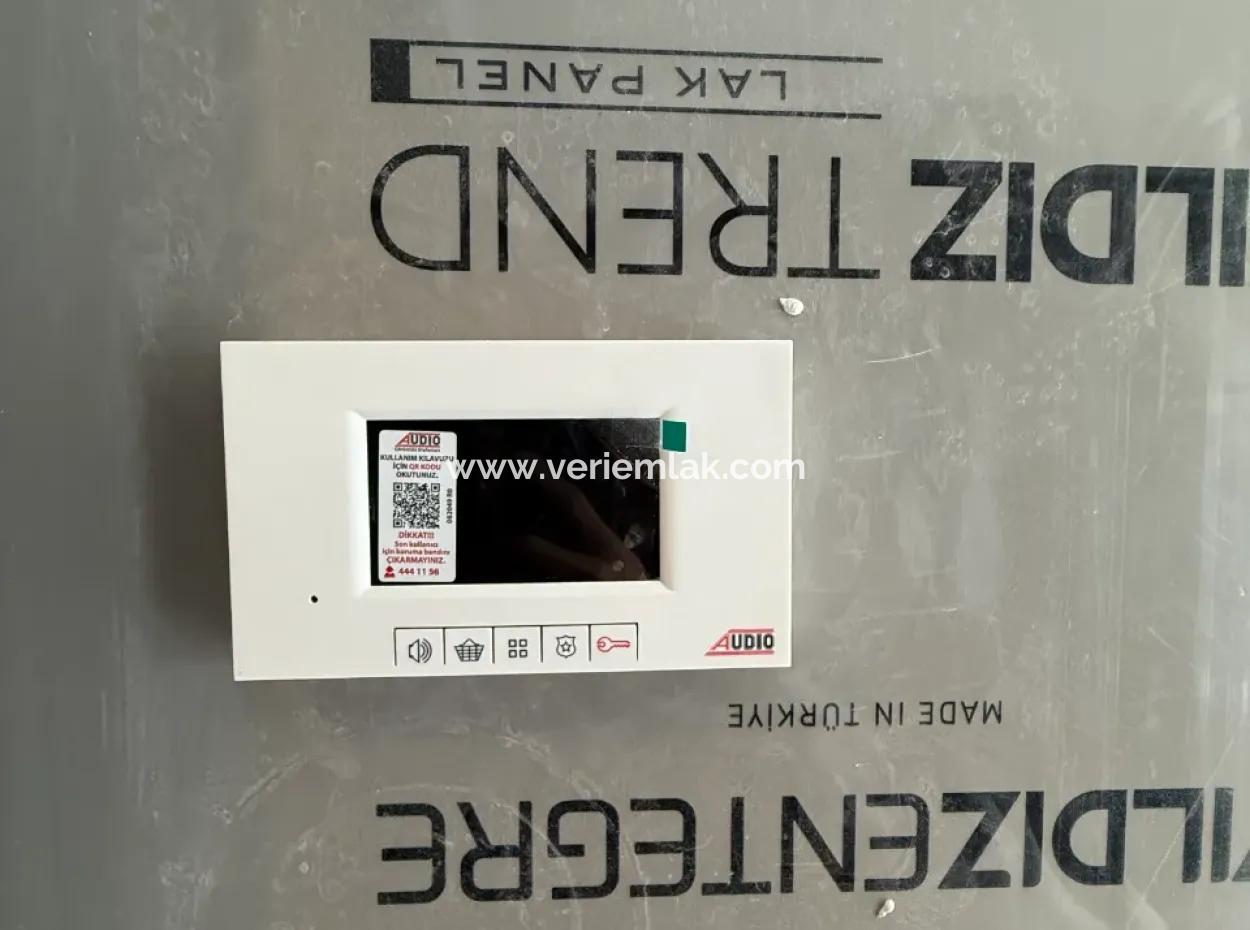 Seferihisar Merkezde Kiralık Sıfır 1+1 Daire