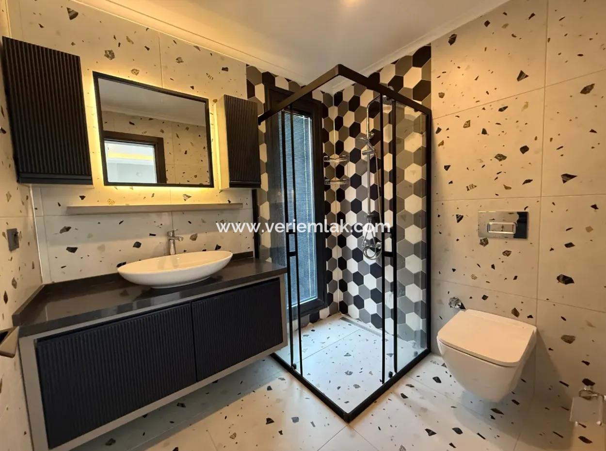 Seferihisar Bahçeşehir’de Malikaneler Bölgesinde Kiralık Müstakil Havuzlu Villa