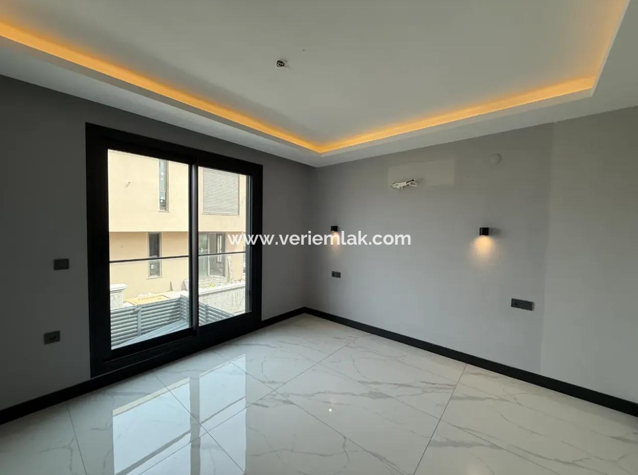 Seferihisar Bahçeşehir’de Malikaneler Bölgesinde Kiralık Müstakil Havuzlu Villa