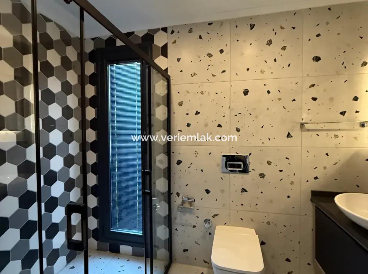 Seferihisar Bahçeşehir’de Malikaneler Bölgesinde Kiralık Müstakil Havuzlu Villa