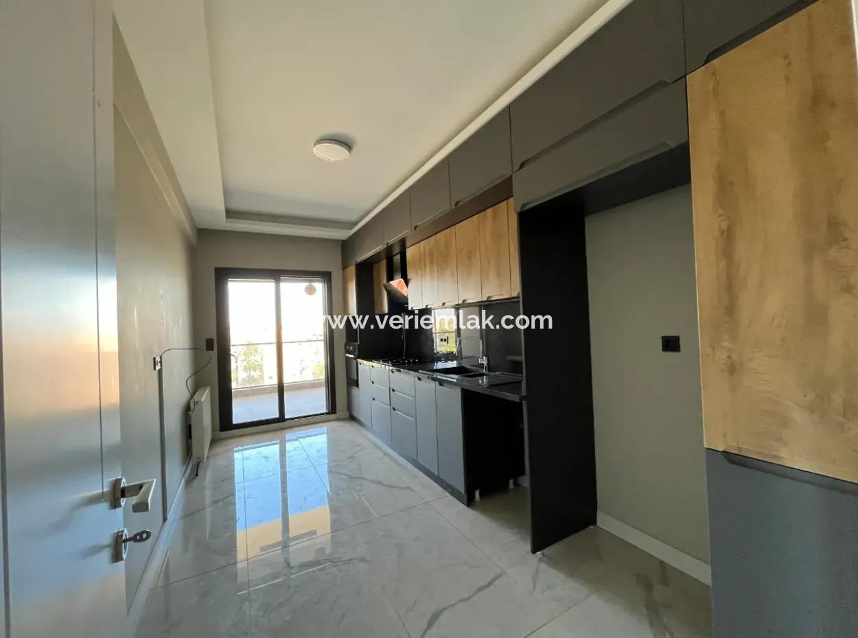 Seferihisar Kuşadası Yolu Üzerinde Kiralık Geniş 3+1 Daire