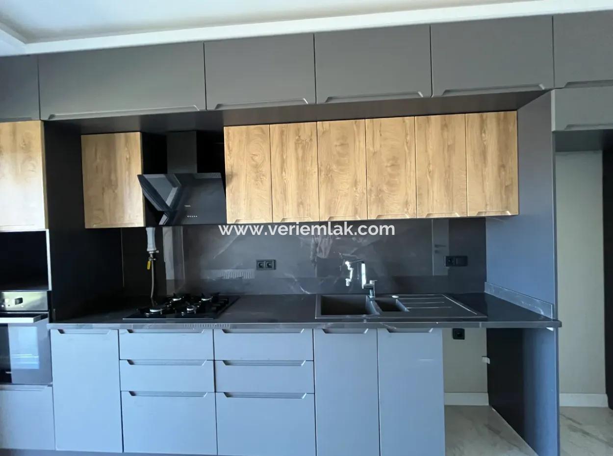 Seferihisar Kuşadası Yolu Üzerinde Kiralık Geniş 3+1 Daire