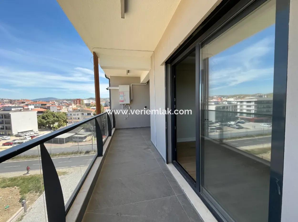 Seferihisar Kuşadası Yolu Üzerinde Kiralık Geniş 3+1 Daire