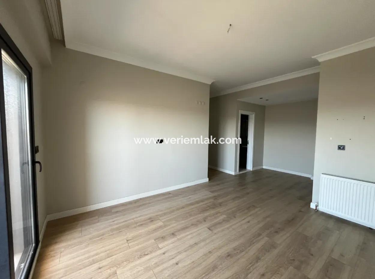 Seferihisar Kuşadası Yolu Üzerinde Kiralık Geniş 3+1 Daire