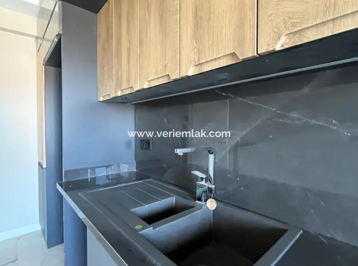 Seferihisar’da Merkeze Yakın Kiralık Geniş 3+1 Daire