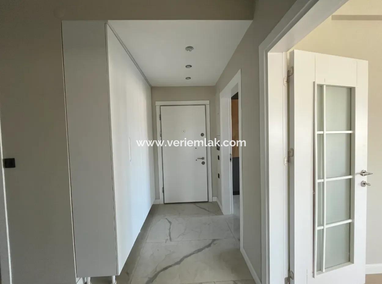 Seferihisar’da Merkeze Yakın Kiralık Geniş 3+1 Daire