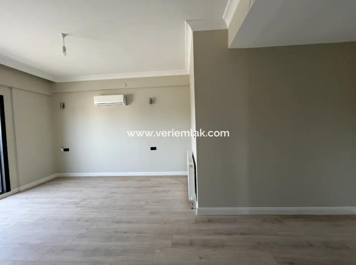 Seferihisar’da Merkeze Yakın Kiralık Geniş 3+1 Daire