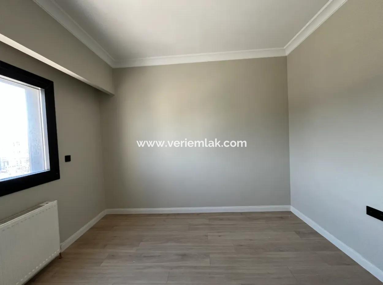 Seferihisar’da Merkeze Yakın Kiralık Geniş 3+1 Daire