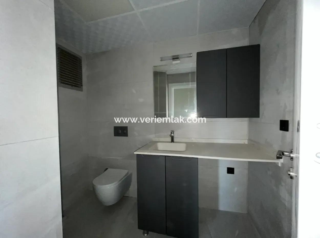 Seferihisar’da Merkeze Yakın Kiralık Geniş 3+1 Daire
