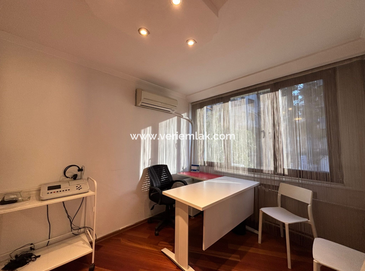 Alsancak Şair Eşref’te 1.Kat 4+1 Köşe,Tabela Hakimiyetli İş Yeri