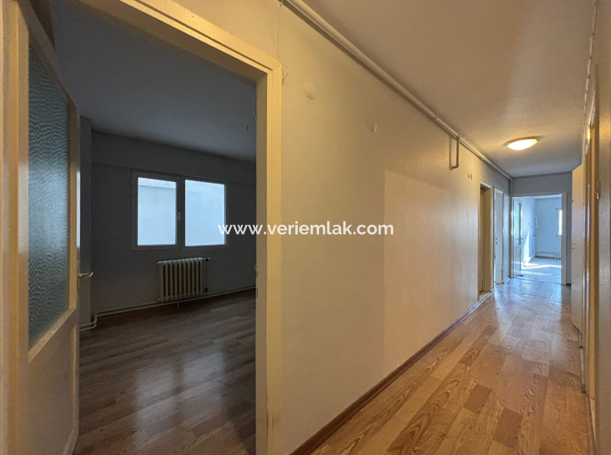 Alsancak Trt Binası Yakını 3+1 140M2 Doğalgazlı Kiralık Daire