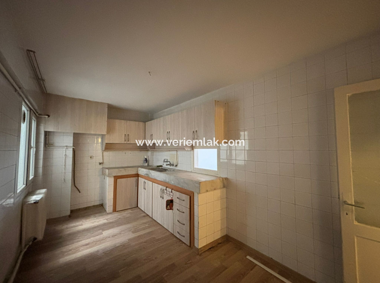 Alsancak Trt Binası Yakını 3+1 140M2 Doğalgazlı Kiralık Daire