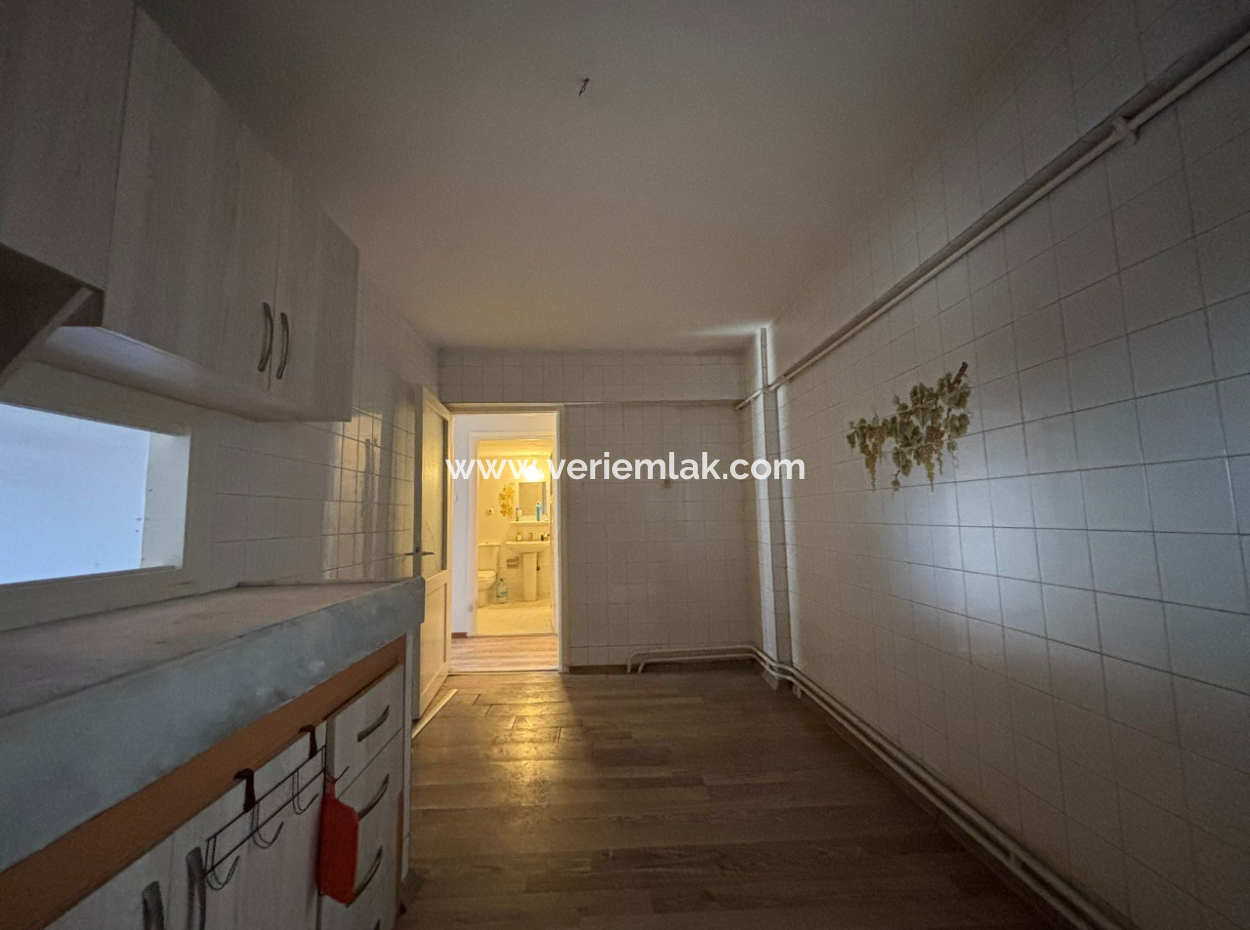 Alsancak Trt Binası Yakını 3+1 140M2 Doğalgazlı Kiralık Daire