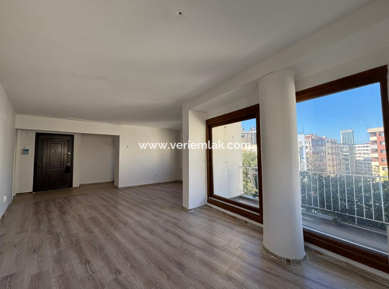 Alsancak Dutlu Sokak Mevkii Köşe 3+1 6.Kat 110M2 Kiralık Daire