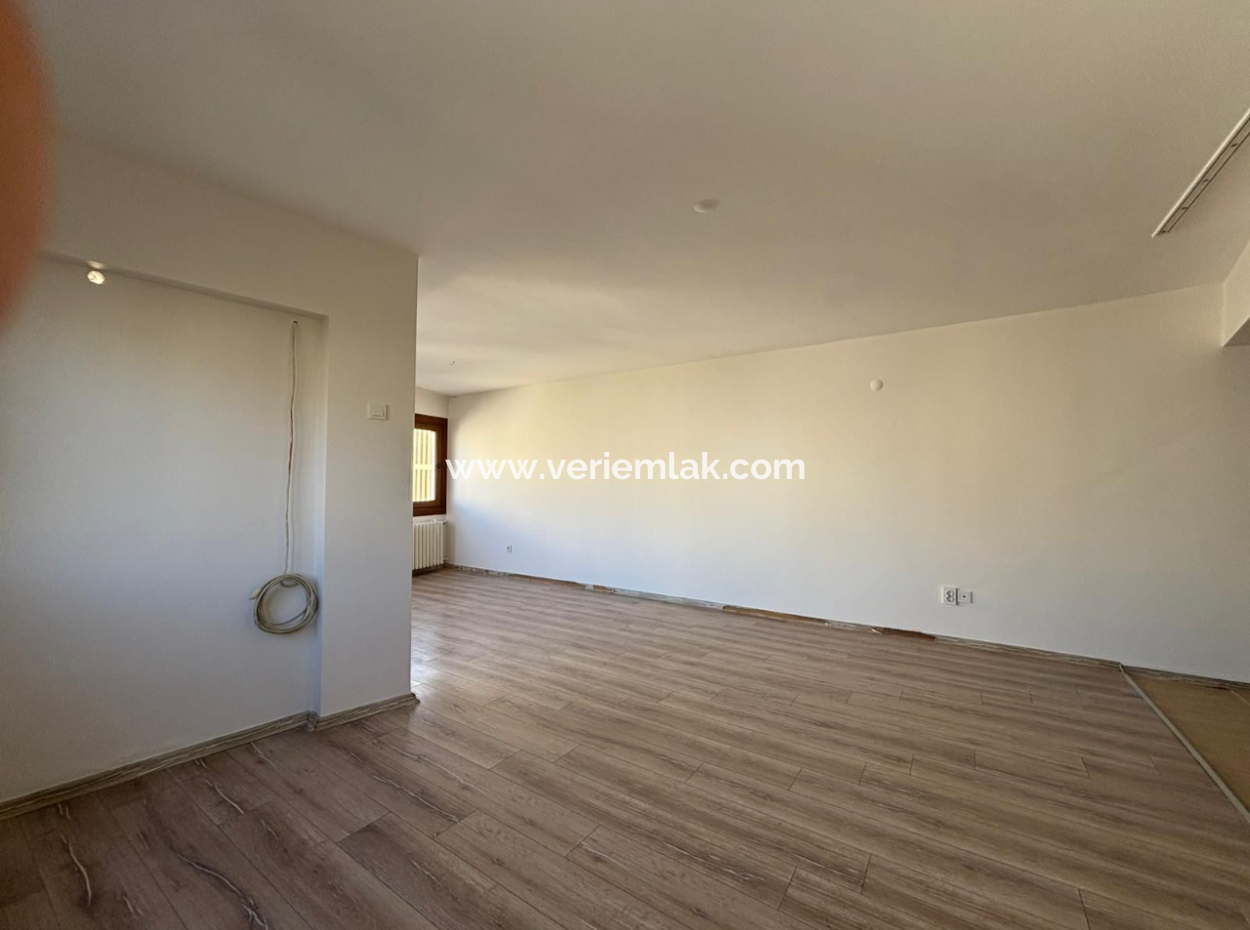 Alsancak Dutlu Sokak Mevkii Köşe 3+1 6.Kat 110M2 Kiralık Daire