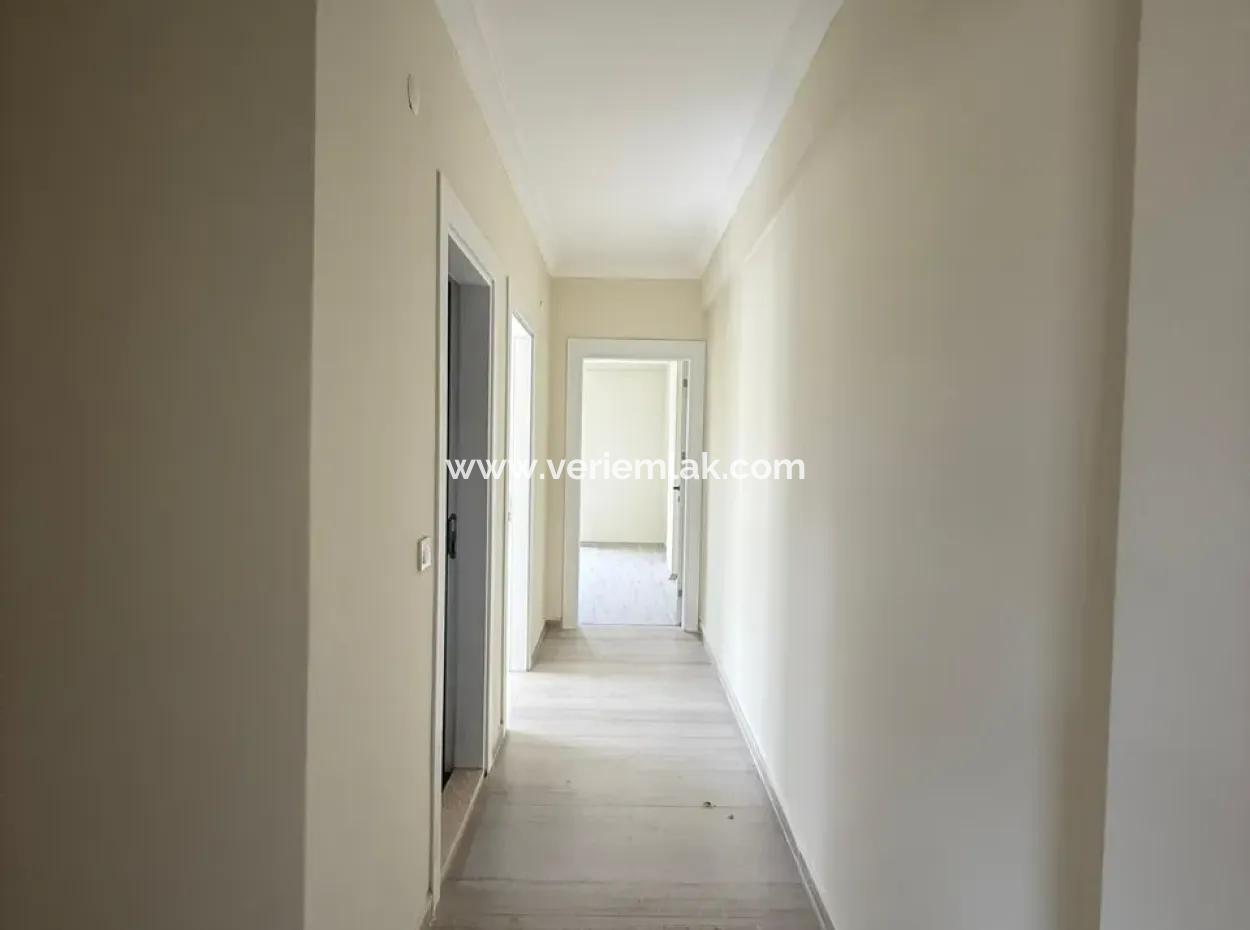 Seferihisar Tepecik’te Bahçeli, Verandalı, Sıfır Kiralık Villa