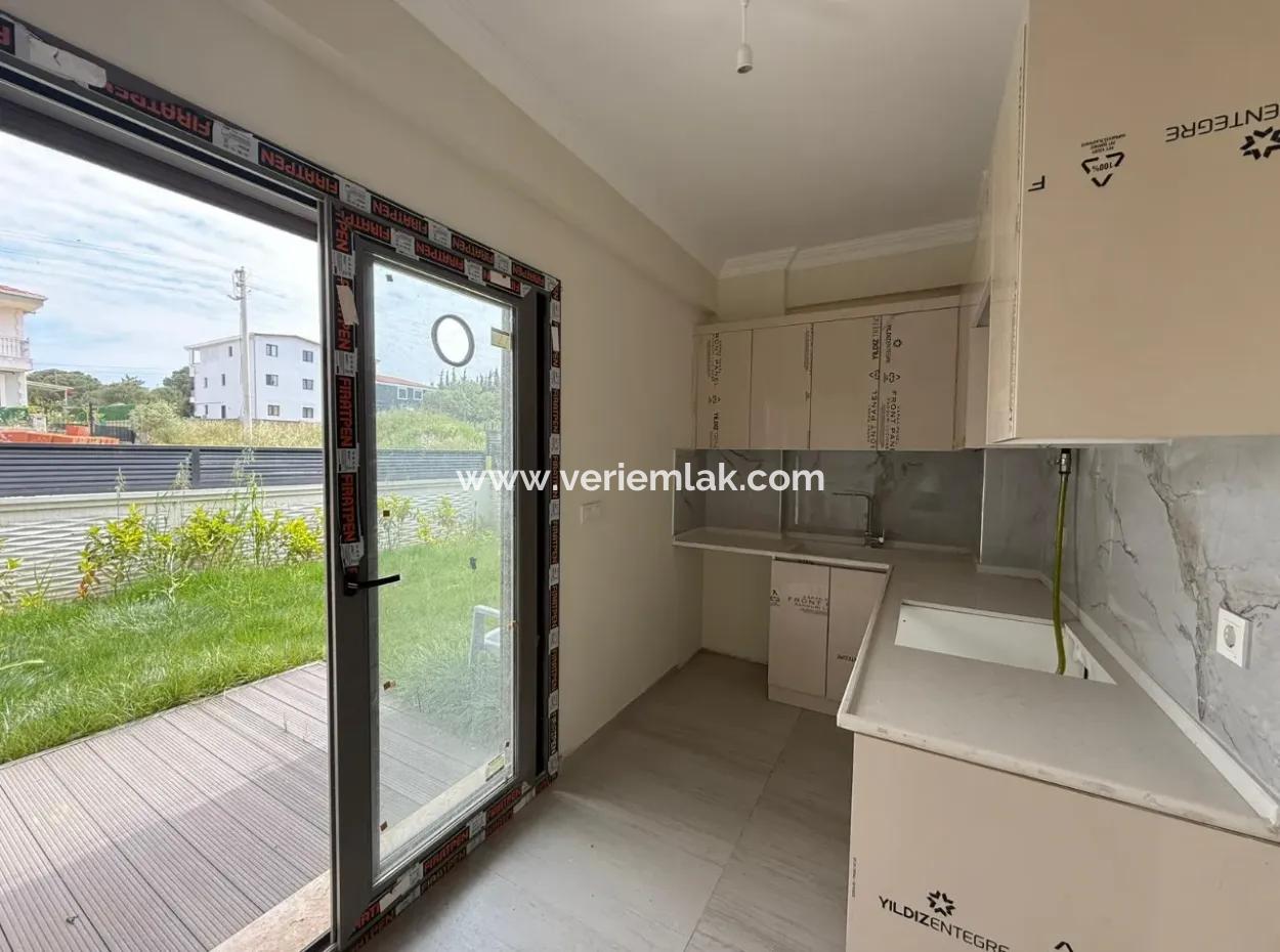 Seferihisar Tepecik’te Bahçeli, Verandalı, Sıfır Kiralık Villa