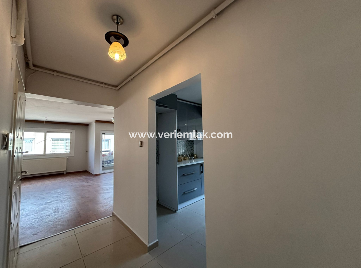 Alsancak Fuar Yakını 3+1 3.Kat Doğalgazlı Bakımlı Kiralık Daire!
