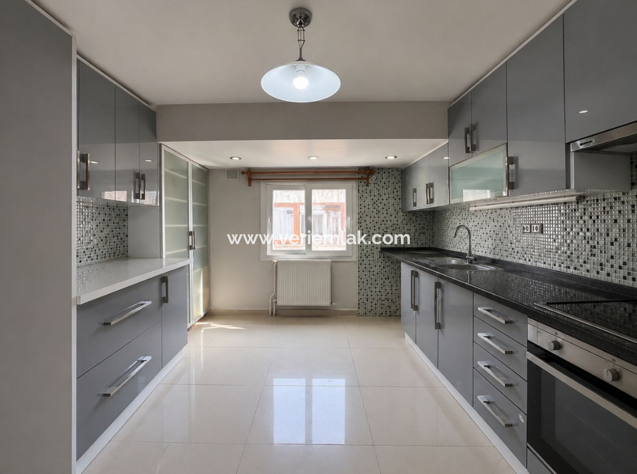Alsancak Fuar Yakını 3+1 3.Kat Doğalgazlı Bakımlı Kiralık Daire!