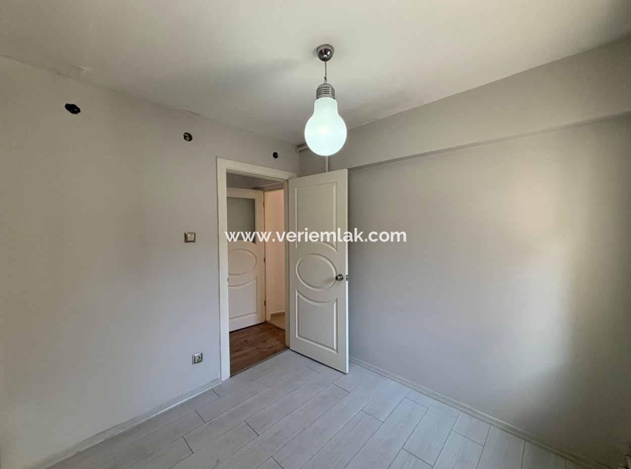 Alsancak Fuar Yakını 3+1 3.Kat Doğalgazlı Bakımlı Kiralık Daire!