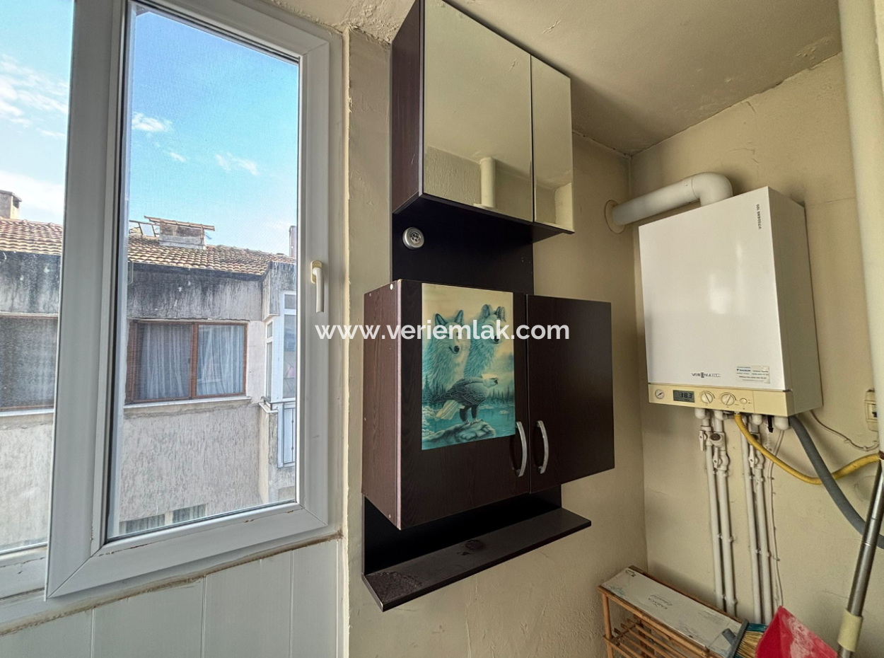 Alsancak Fuar Yakını 3+1 3.Kat Doğalgazlı Bakımlı Kiralık Daire!