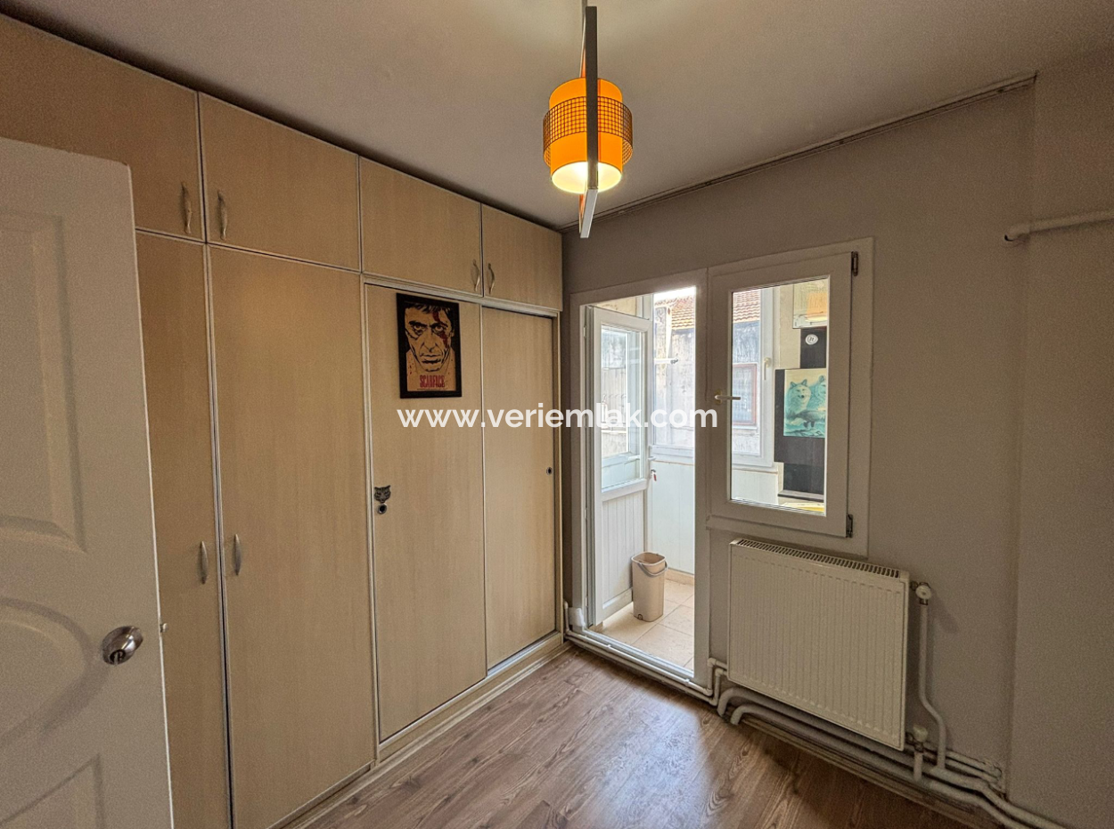 Alsancak Fuar Yakını 3+1 3.Kat Doğalgazlı Bakımlı Kiralık Daire!