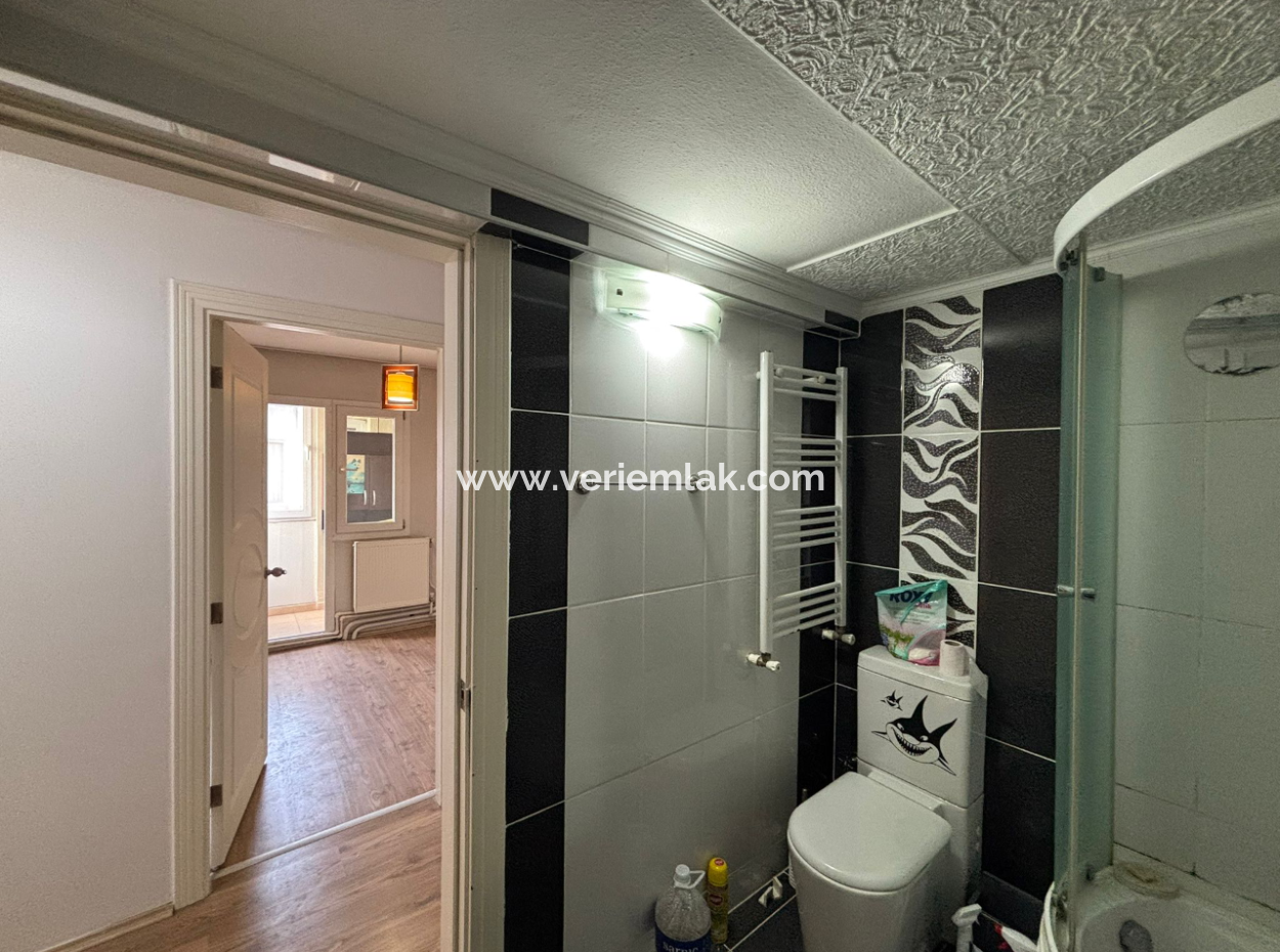 Alsancak Fuar Yakını 3+1 3.Kat Doğalgazlı Bakımlı Kiralık Daire!