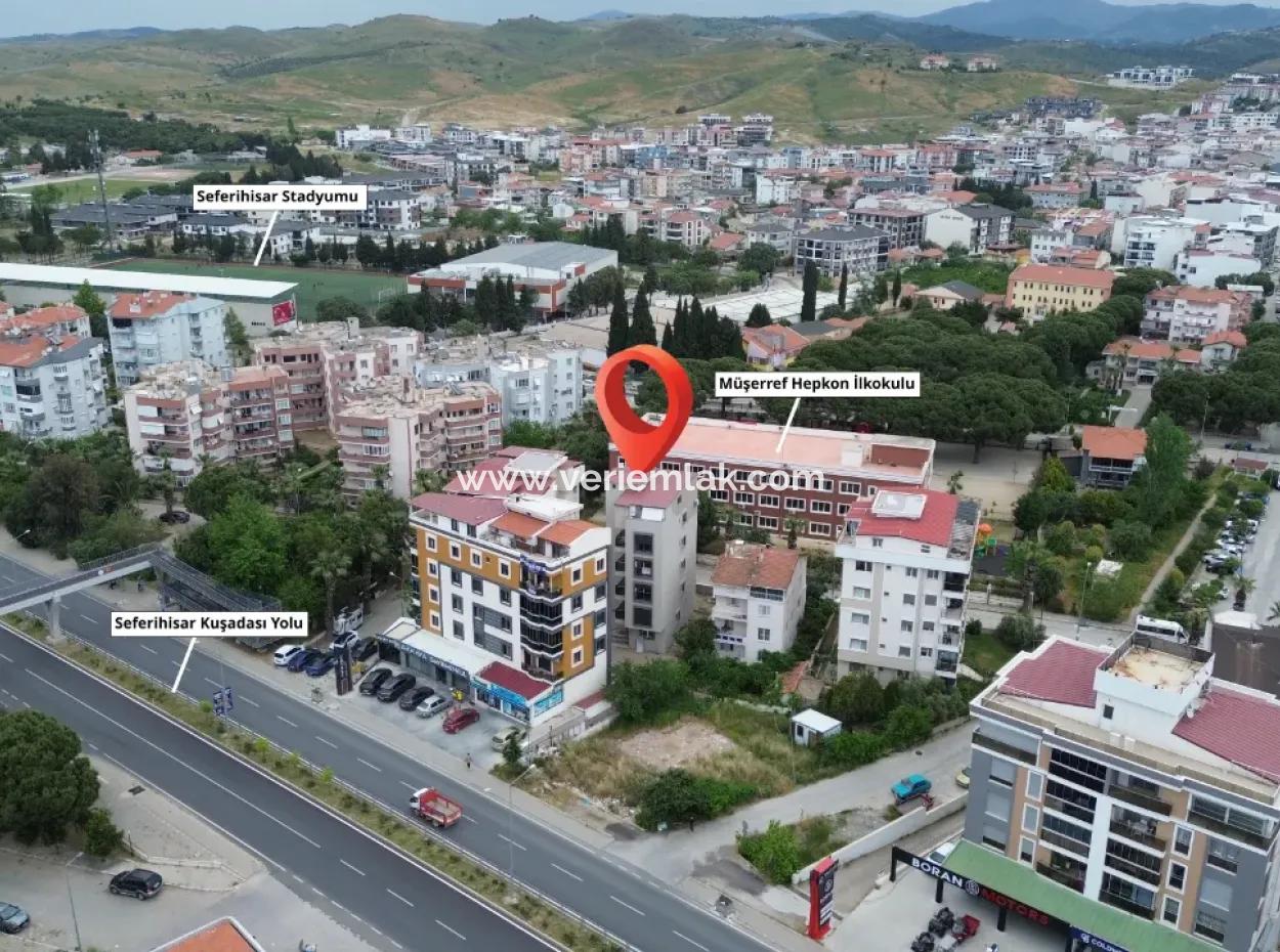 Seferihisar Camikebir Mahallesinde Satılık Sıfır 1+1 Daire