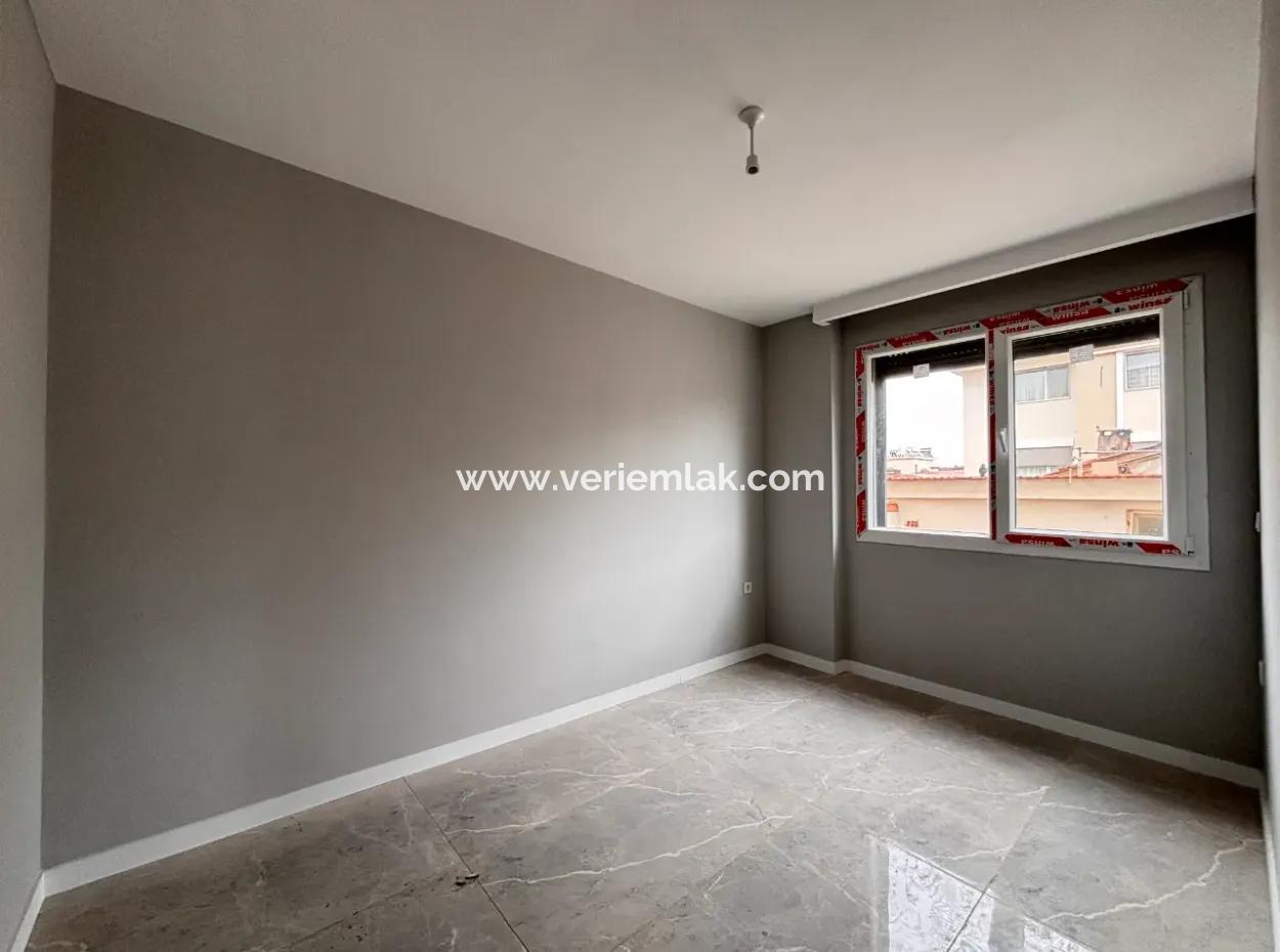 Seferihisar Camikebir Mahallesinde Satılık Sıfır 1+1 Daire