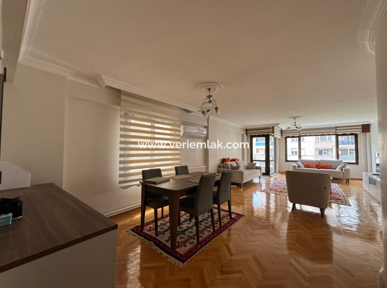 Alsancak Şair Eşreft’te 3.Kat 130M2 Masrafsız Eşyalı Kiralık Daire