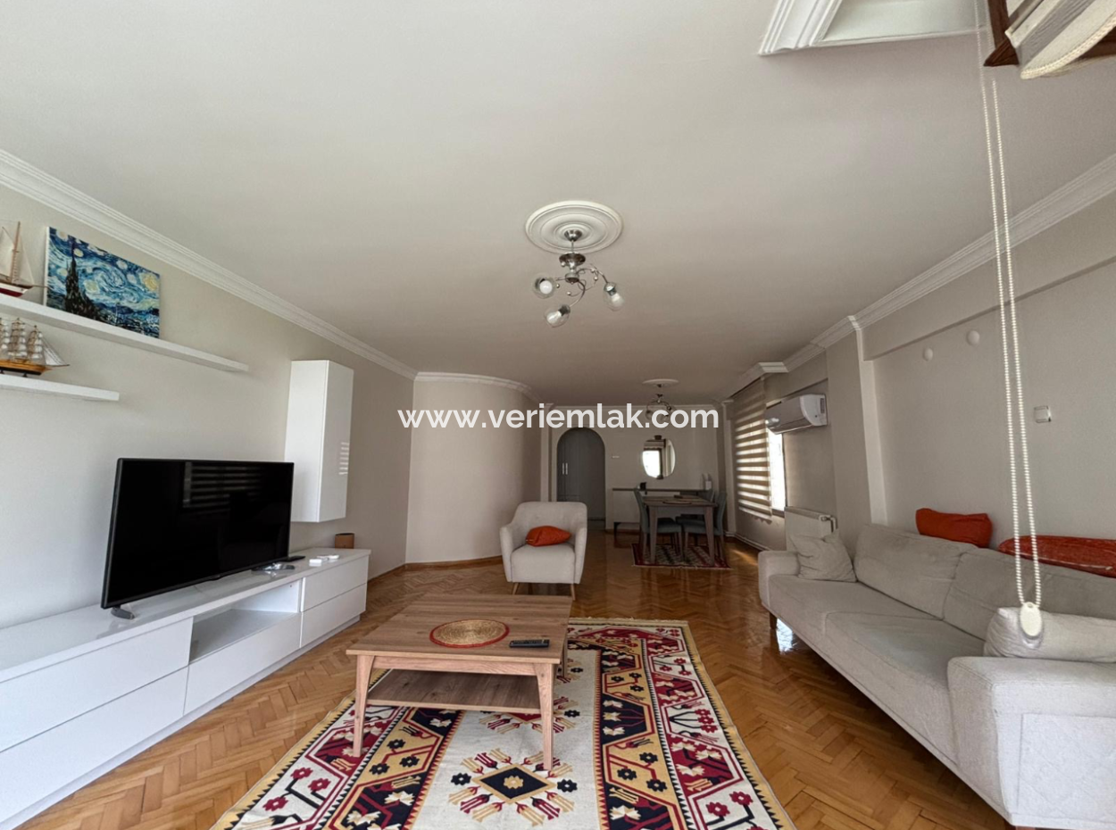 Alsancak Şair Eşreft’te 3.Kat 130M2 Masrafsız Eşyalı Kiralık Daire