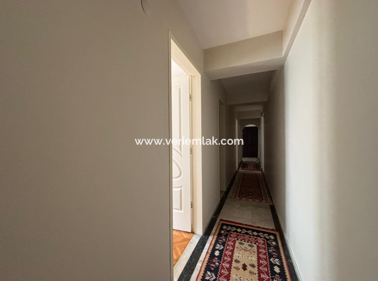 Alsancak Şair Eşreft’te 3.Kat 130M2 Masrafsız Eşyalı Kiralık Daire