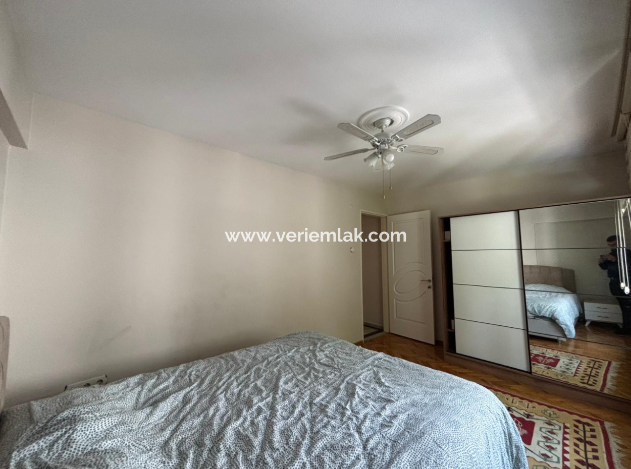 Alsancak Şair Eşreft’te 3.Kat 130M2 Masrafsız Eşyalı Kiralık Daire