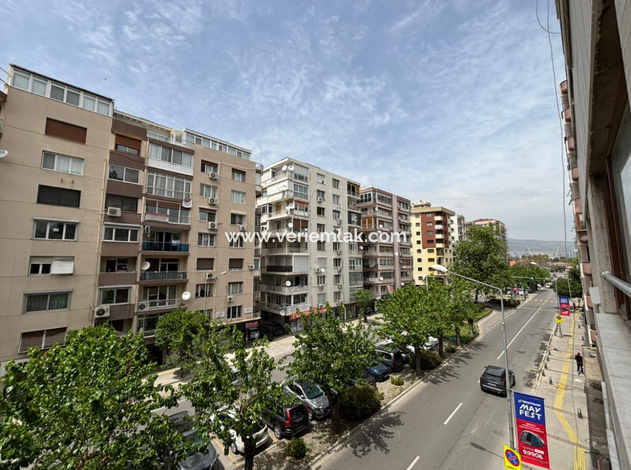Alsancak Şair Eşreft’te 3.Kat 130M2 Masrafsız Eşyalı Kiralık Daire