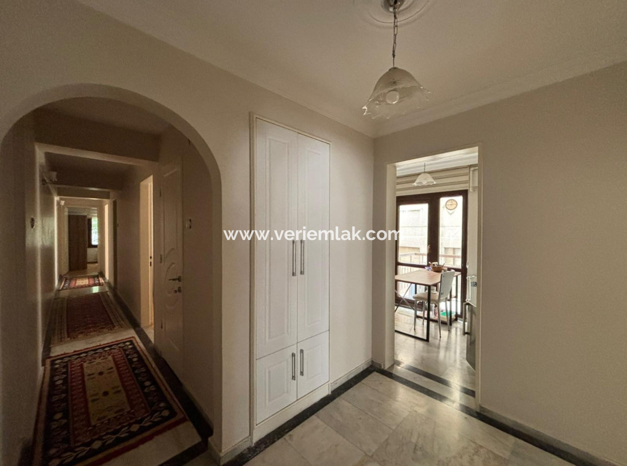 Alsancak Şair Eşreft’te 3.Kat 130M2 Masrafsız Eşyalı Kiralık Daire